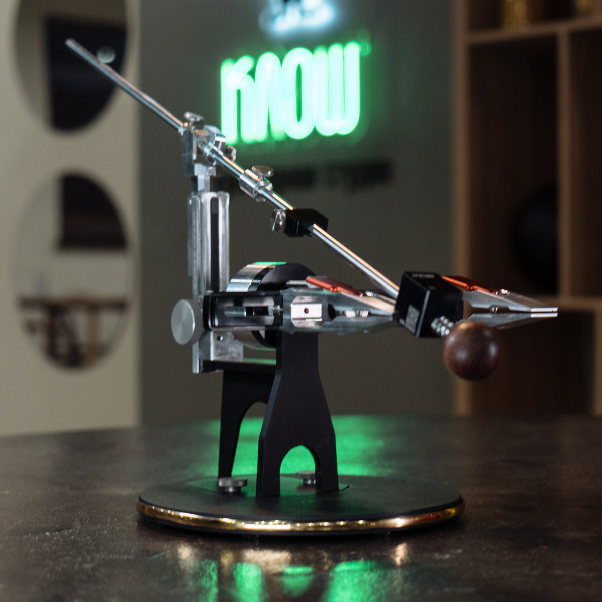 Manual knife sharpening system 